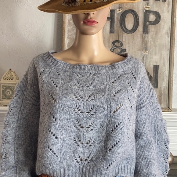 Victoria’s Secret Wool Crop Sweater - Picture 2 of 7